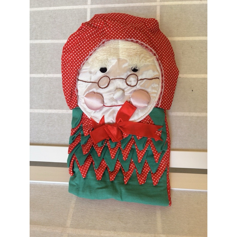 Christmas  Handmade Oven Mitt Granny Core Holiday Decor Kitchen Cottage Grandma